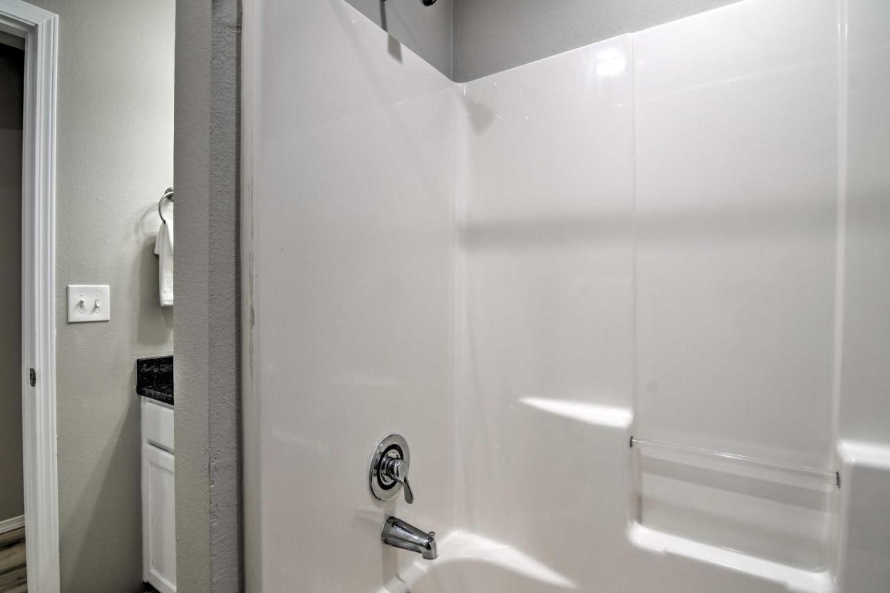 Apartment With Patio, 4 Mi To Silver Dollar City! Брэнсон Экстерьер фото
